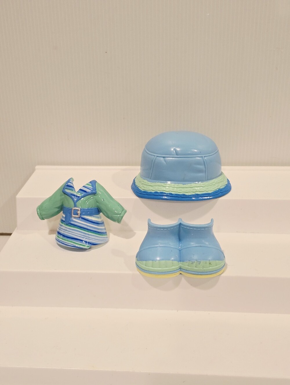 Fisher Price Snap 'N Style Doll Outfit Set